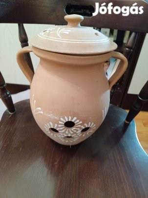 Hagyományos magyar népi kerámia kancsó