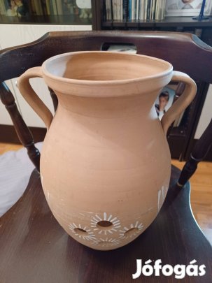 Hagyományos magyar népi kerámia kancsók