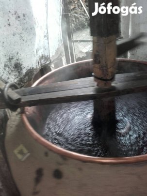 Hagyományos módon rézüstben főzött szilvalekvár eladó