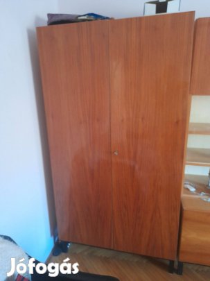 Hagyományos szekrénysor + kanapé!