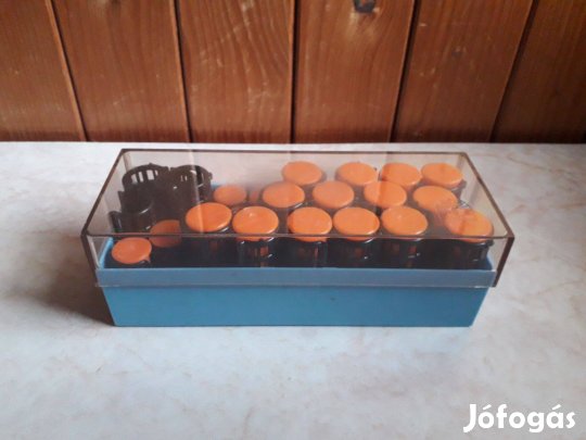 Hajcsavaró készlet, Majak, saját dobozában