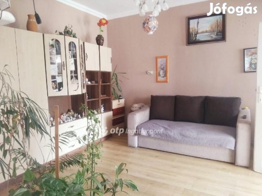 Hajdúböszörményi 100 nm-es ház eladó