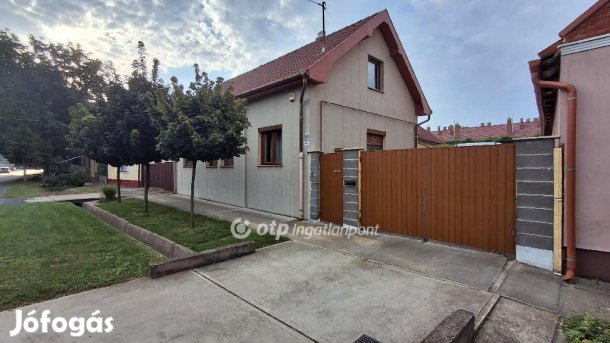 Hajdúböszörményi 120 nm-es ház eladó