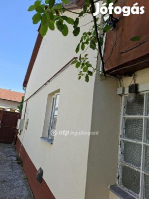 Hajdúböszörményi 80 nm-es ház eladó
