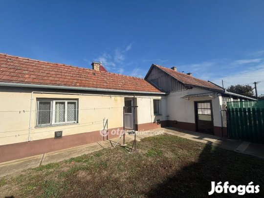 Hajdúböszörményi 88 nm-es ház eladó