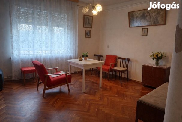 Hajdúdorogon található, téglaépítésű családi ház, 3 szobával, 102,72 m