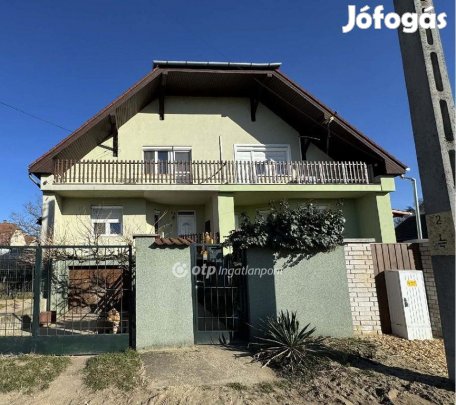 Hajdúsámsoni eladó 140 nm-es ház