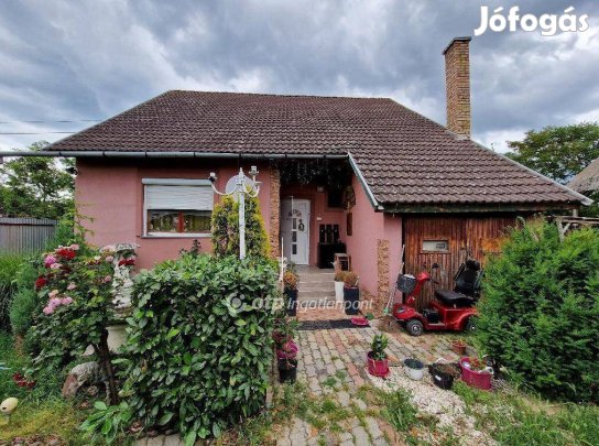 Hajdúszoboszlói 108 nm-es ház eladó #4689022