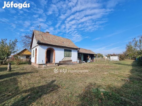 Hajdúszoboszlói 1312 nm-es telek eladó