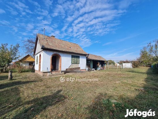 Hajdúszoboszlói 25 nm-es ház eladó