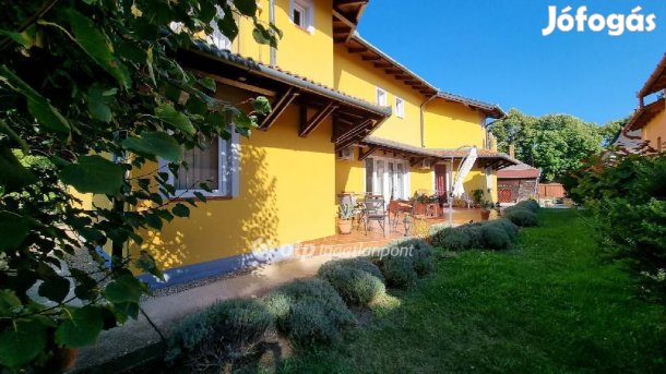 Hajdúszoboszlói 296 nm-es ház eladó