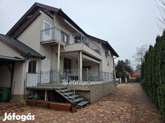 Hajdúszoboszlói 400 nm-es ház eladó