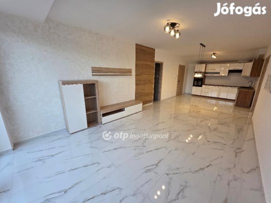 Hajdúszoboszlói 71 nm-es lakás eladó