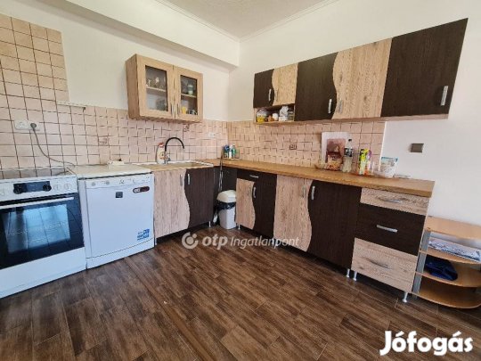 Hajdúszoboszlói 77 nm-es lakás eladó