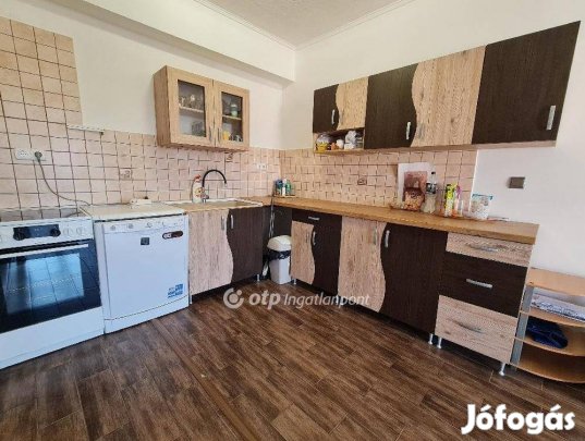 Hajdúszoboszlói 77 nm-es lakás eladó #5184304