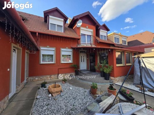 Hajdúszoboszlói eladó 123 nm-es ház