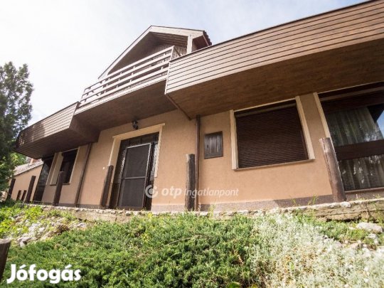 Hajdúszoboszlói eladó 210 nm-es ház