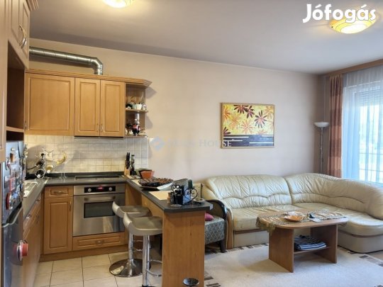 Hajdúszoboszlói eladó 44 nm-es lakás