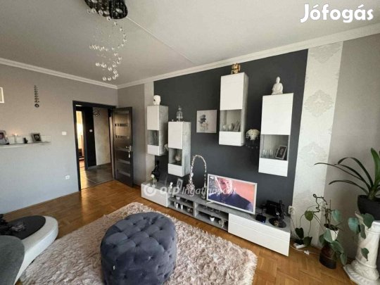 Hajdúszoboszlói eladó 78 nm-es lakás