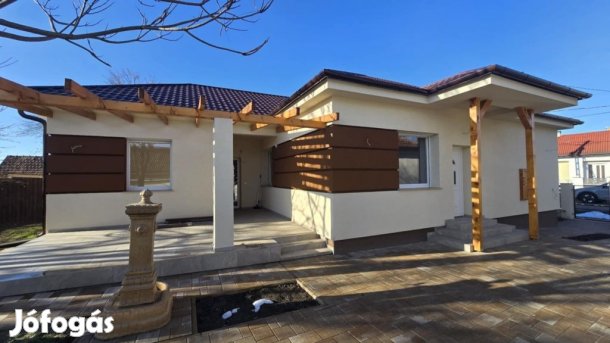 Hajdúszoboszlói eladó 93 nm-es ház