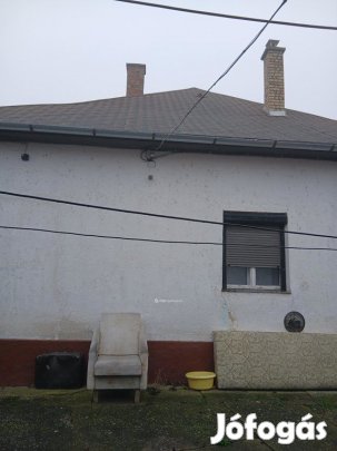 Hajdúszoboszlói eladó 94 nm-es ház