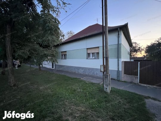 Hajdúszoboszlón 90 m2-es családi ház eladó