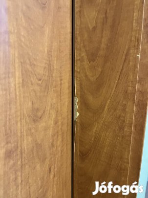 Hajdúszoboszlón Eladó 5 db bontott ajtó tokkal