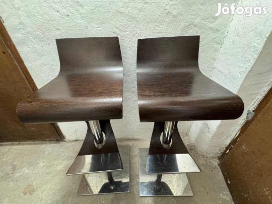 Hajlitott fa emelheto gazrugos barszekek