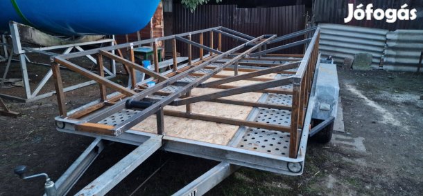 Hajó és autó szálitó tréler 2 az 1 benn