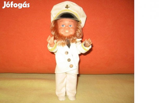 Hajóskapitány figura díszruhában