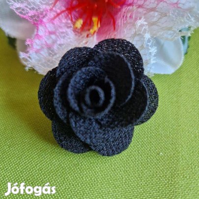 Hajtókatű, kitűző BRO351 - kb. 40mm-es fekete virág