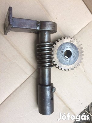 Hajtómű meghajtás lehajtás tengely fogaskerék lassításra eladó