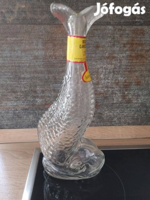 Hal alakú üvegpalack