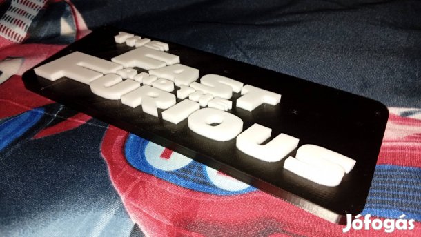 Halálos iramban dísztábla