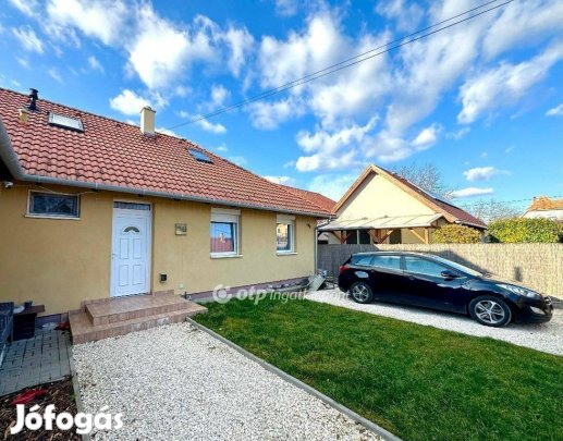 Halászteleki 103 nm-es ház eladó