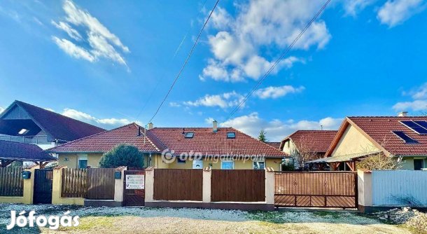 Halászteleki 103 nm-es ház eladó