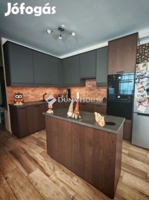 Halászteleki 96 nm-es lakás eladó