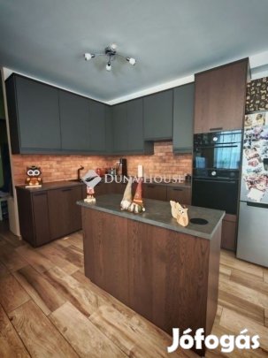 Halászteleki eladó 96 nm-es lakás