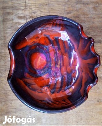 Halat ábrázoló Massányi kerámia, iparművész szivar-hamutartó