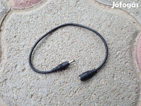 Hálózati adapter toldó kábel vagy másra, a végek mérete megegyezik