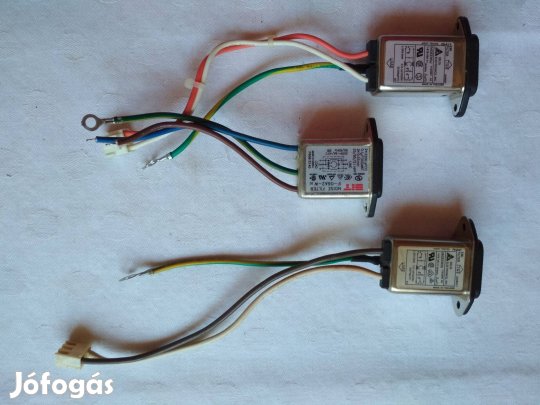 Hálózati csatlakozó aljzat zavarszűrővel