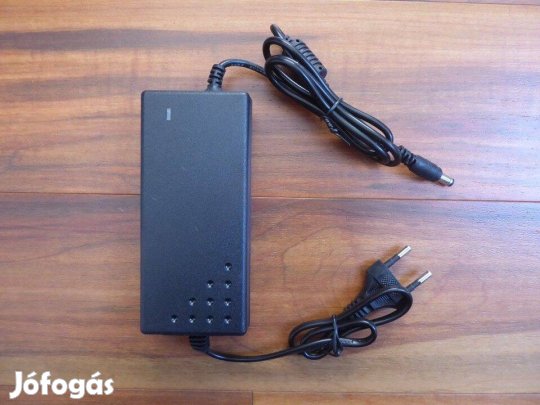 Hálózati táp 12 V, 5 A, 5.5 mm-es csatlakozó