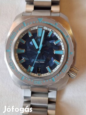 Hammerhead V3 300m Ti 'Mosaic MOP karóra