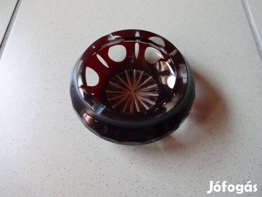 Hamutartó komoly darab