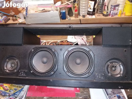 Hang szóró, hangfal ,mélynyomó ,basszus
