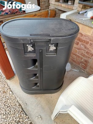 Hangszer tároló doboz eladó.