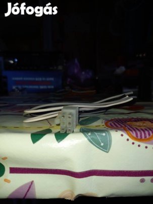 Hangszórószintű / magas jelszintű csatlakozók