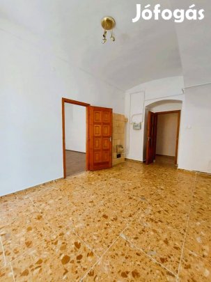 Hangulatos belvárosi lakás a Dzsámi szomszédságában