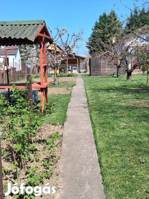 Hangulatos nyaraló eladó a Holt Tisza közelében