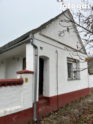 Hangulatos parasztház eladó a Villányi borvidék szívében